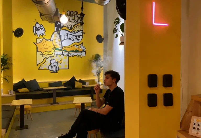 Fumadores de marihuana en Barcelona